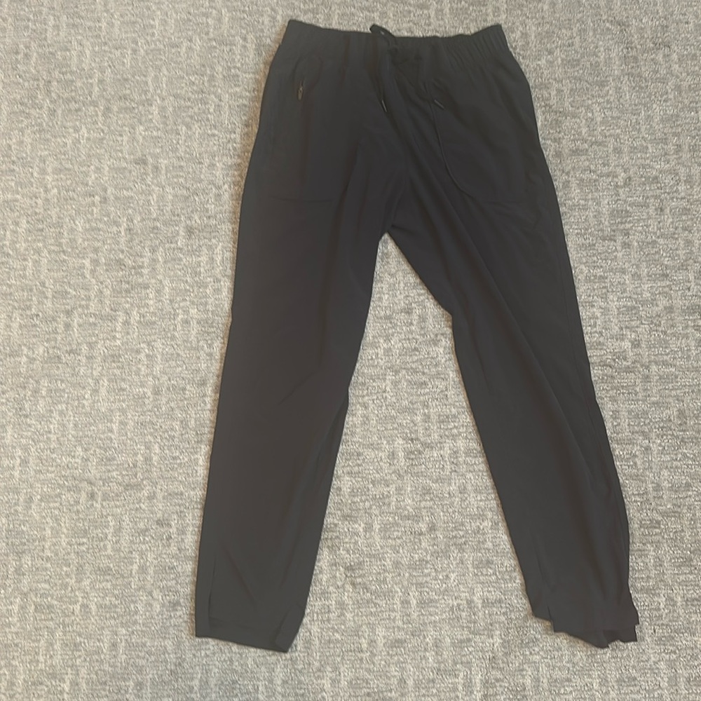 Black light weight travel pants